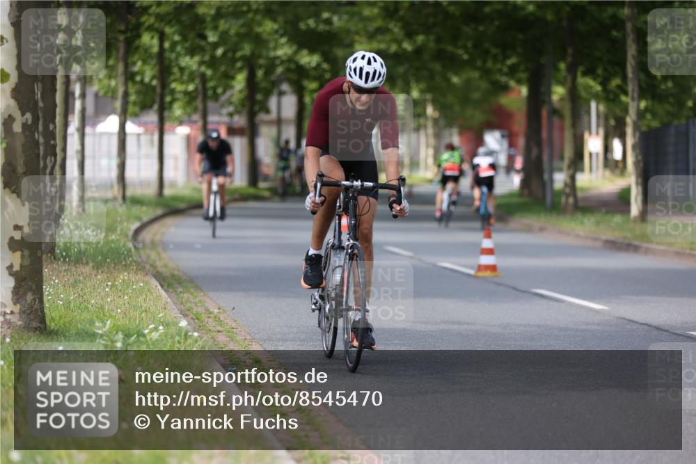 10.08.2025 - GEWOBA Citytriathlon Bremen Yannick Fuchs http://msf.ph/oto/8545470 10.08.2025 12:58:38 Radfahren 609, 762, 795, 802, 870, 910 meine-sportfotos.de