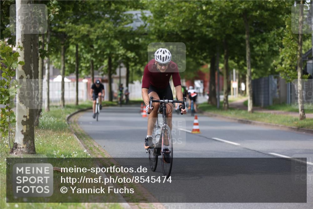 10.08.2025 - GEWOBA Citytriathlon Bremen Yannick Fuchs http://msf.ph/oto/8545474 10.08.2025 12:58:38 Radfahren 609, 762, 795, 802, 870, 910 meine-sportfotos.de
