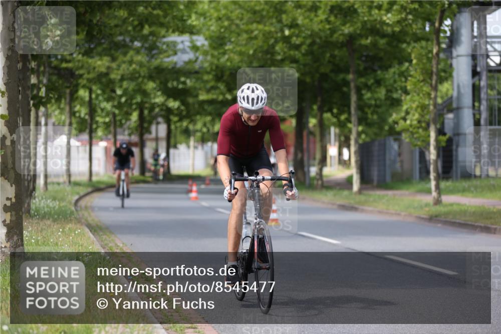 10.08.2025 - GEWOBA Citytriathlon Bremen Yannick Fuchs http://msf.ph/oto/8545477 10.08.2025 12:58:38 Radfahren 609, 762, 795, 802, 870, 910 meine-sportfotos.de