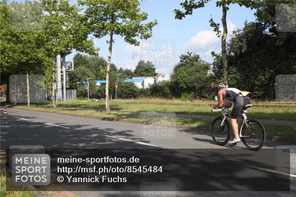 10.08.2025 - GEWOBA Citytriathlon Bremen Yannick Fuchs http://msf.ph/oto/8545484 10.08.2025 10:31:41 Radfahren  meine-sportfotos.de