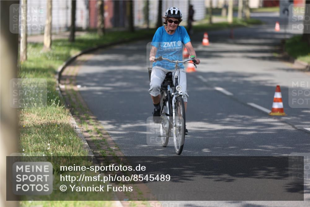 10.08.2025 - GEWOBA Citytriathlon Bremen Yannick Fuchs http://msf.ph/oto/8545489 10.08.2025 11:11:20 Radfahren 51 meine-sportfotos.de