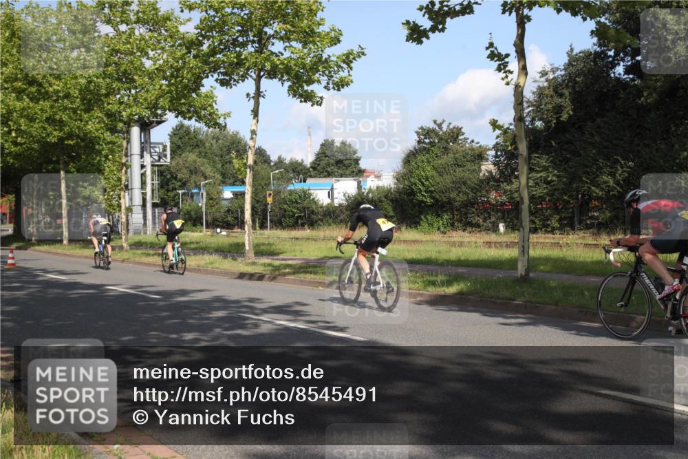 10.08.2025 - GEWOBA Citytriathlon Bremen Yannick Fuchs http://msf.ph/oto/8545491 10.08.2025 10:31:43 Radfahren 407 meine-sportfotos.de