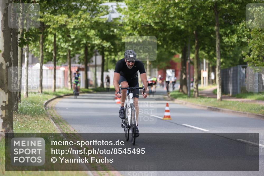 10.08.2025 - GEWOBA Citytriathlon Bremen Yannick Fuchs http://msf.ph/oto/8545495 10.08.2025 12:58:40 Radfahren 609, 762, 795, 802, 870, 910 meine-sportfotos.de