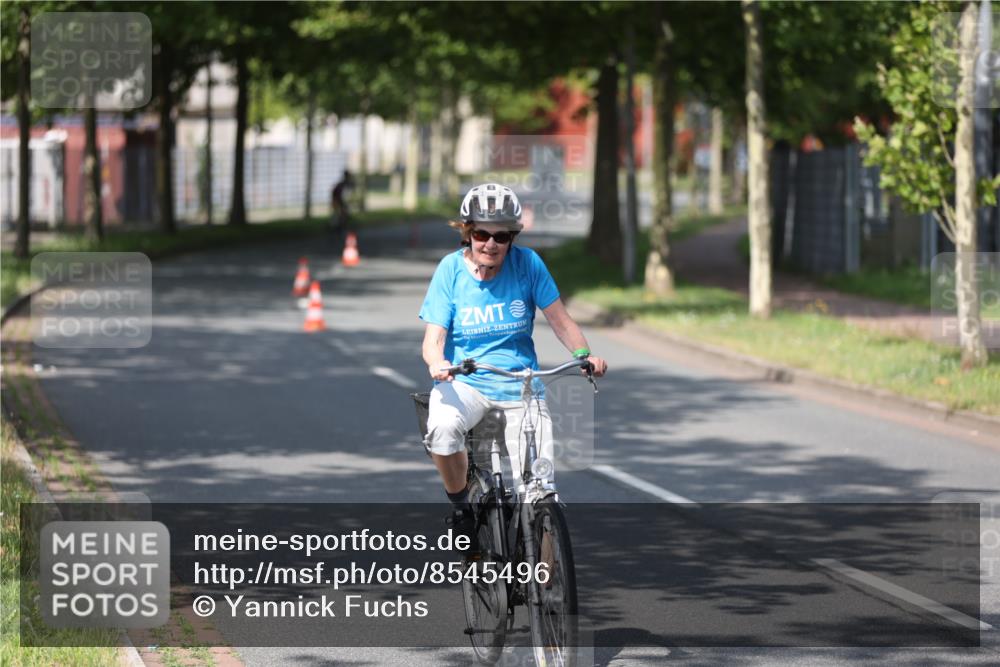 10.08.2025 - GEWOBA Citytriathlon Bremen Yannick Fuchs http://msf.ph/oto/8545496 10.08.2025 11:11:21 Radfahren 51 meine-sportfotos.de