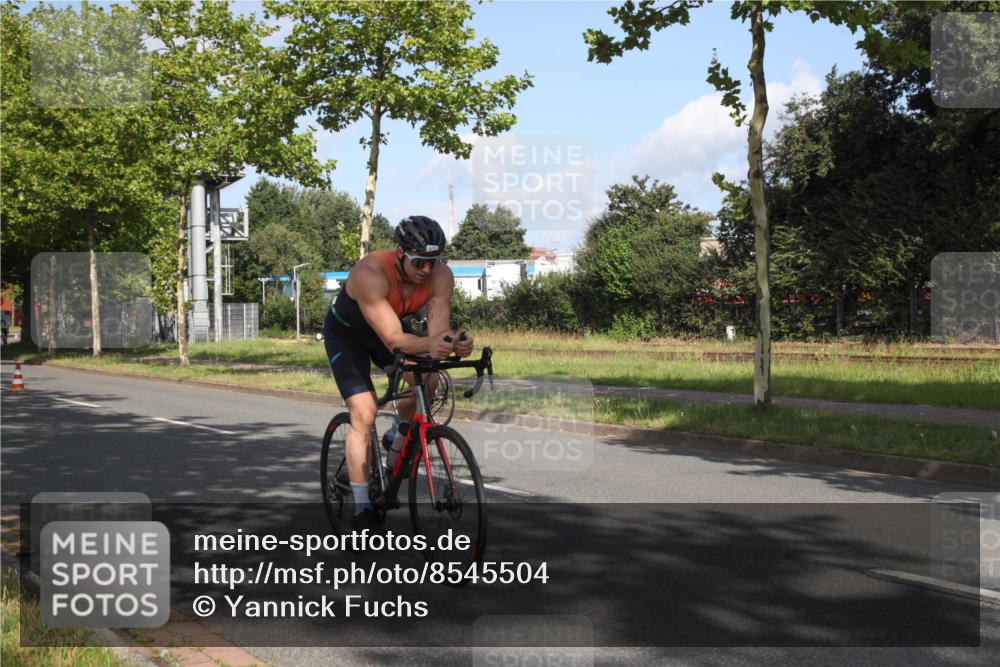 10.08.2025 - GEWOBA Citytriathlon Bremen Yannick Fuchs http://msf.ph/oto/8545504 10.08.2025 10:32:01 Radfahren 205, 370, 405, 407 meine-sportfotos.de