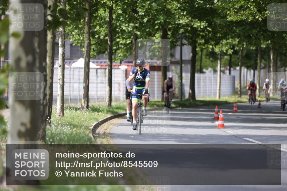 10.08.2025 - GEWOBA Citytriathlon Bremen Yannick Fuchs http://msf.ph/oto/8545509 10.08.2025 12:58:42 Radfahren 602, 609, 705, 762, 795, 802, 870, 885, 910, 921 meine-sportfotos.de