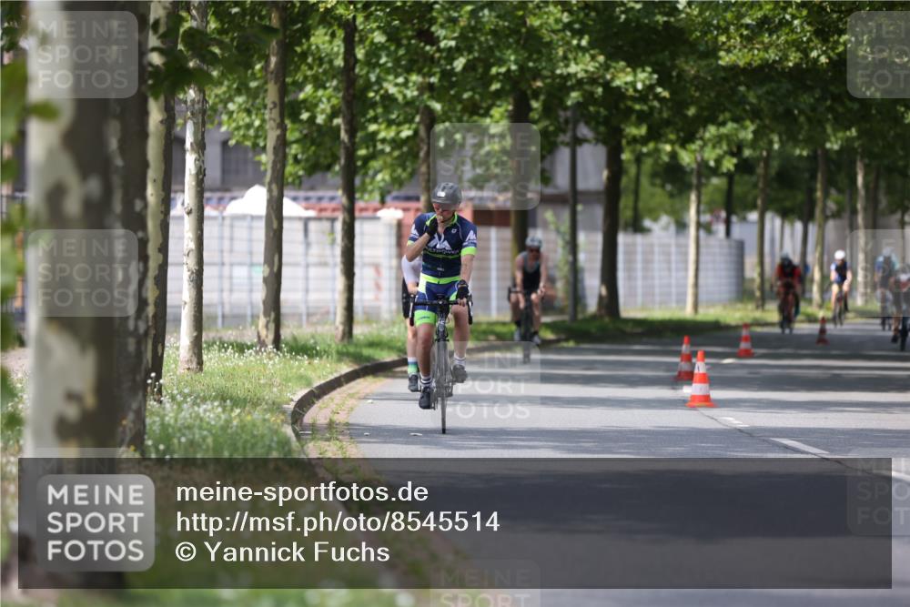 10.08.2025 - GEWOBA Citytriathlon Bremen Yannick Fuchs http://msf.ph/oto/8545514 10.08.2025 12:58:42 Radfahren 602, 609, 705, 762, 795, 802, 870, 885, 910, 921 meine-sportfotos.de