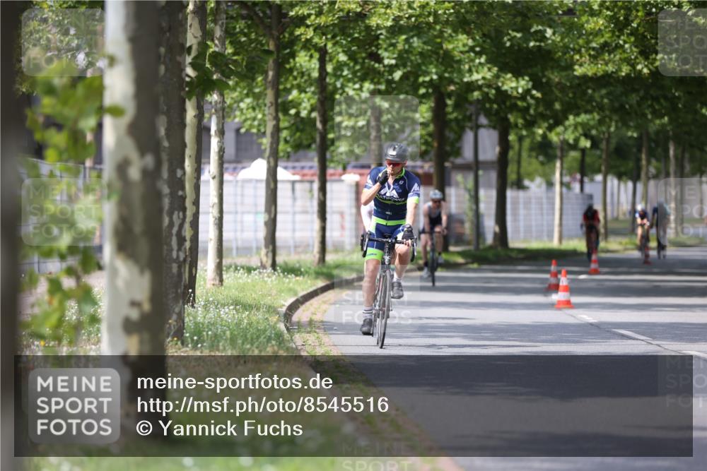 10.08.2025 - GEWOBA Citytriathlon Bremen Yannick Fuchs http://msf.ph/oto/8545516 10.08.2025 12:58:43 Radfahren 602, 609, 705, 762, 795, 802, 870, 885, 910, 921 meine-sportfotos.de