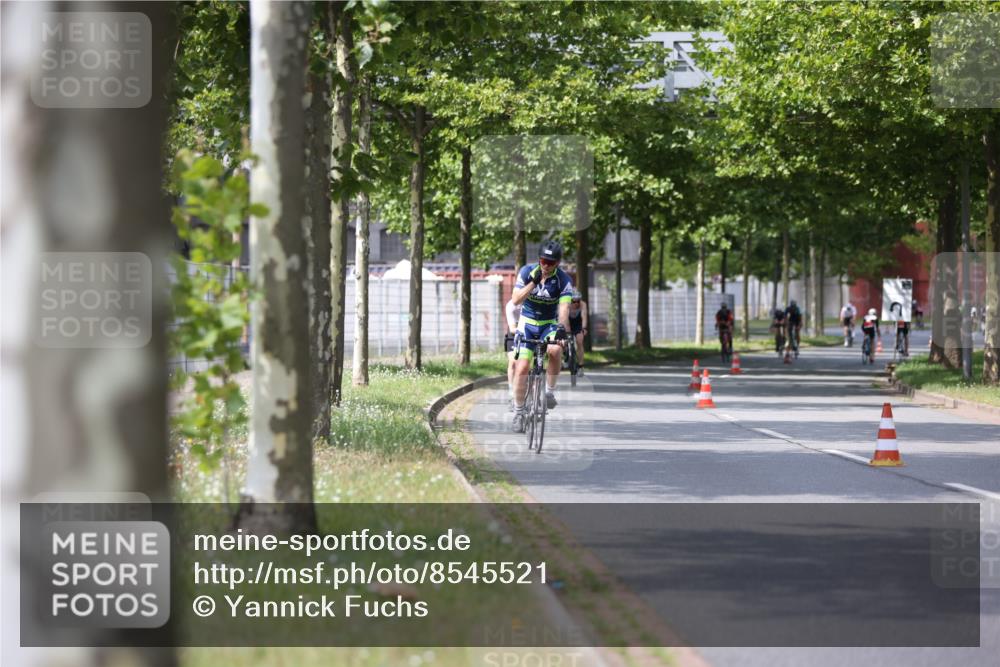 10.08.2025 - GEWOBA Citytriathlon Bremen Yannick Fuchs http://msf.ph/oto/8545521 10.08.2025 12:58:43 Radfahren 602, 609, 705, 762, 795, 802, 870, 885, 910, 921 meine-sportfotos.de