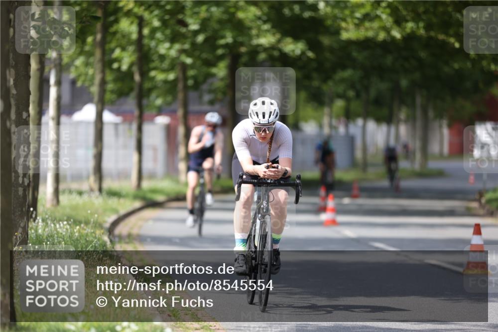 10.08.2025 - GEWOBA Citytriathlon Bremen Yannick Fuchs http://msf.ph/oto/8545554 10.08.2025 12:58:45 Radfahren 602, 609, 705, 762, 795, 802, 870, 885, 910, 921, 1038 meine-sportfotos.de