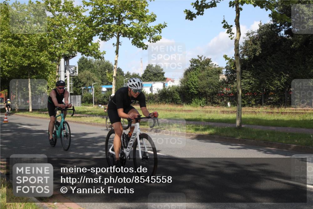 10.08.2025 - GEWOBA Citytriathlon Bremen Yannick Fuchs http://msf.ph/oto/8545558 10.08.2025 10:32:38 Radfahren 349, 354, 384, 406, 426, 432, 473, 483, 502 meine-sportfotos.de