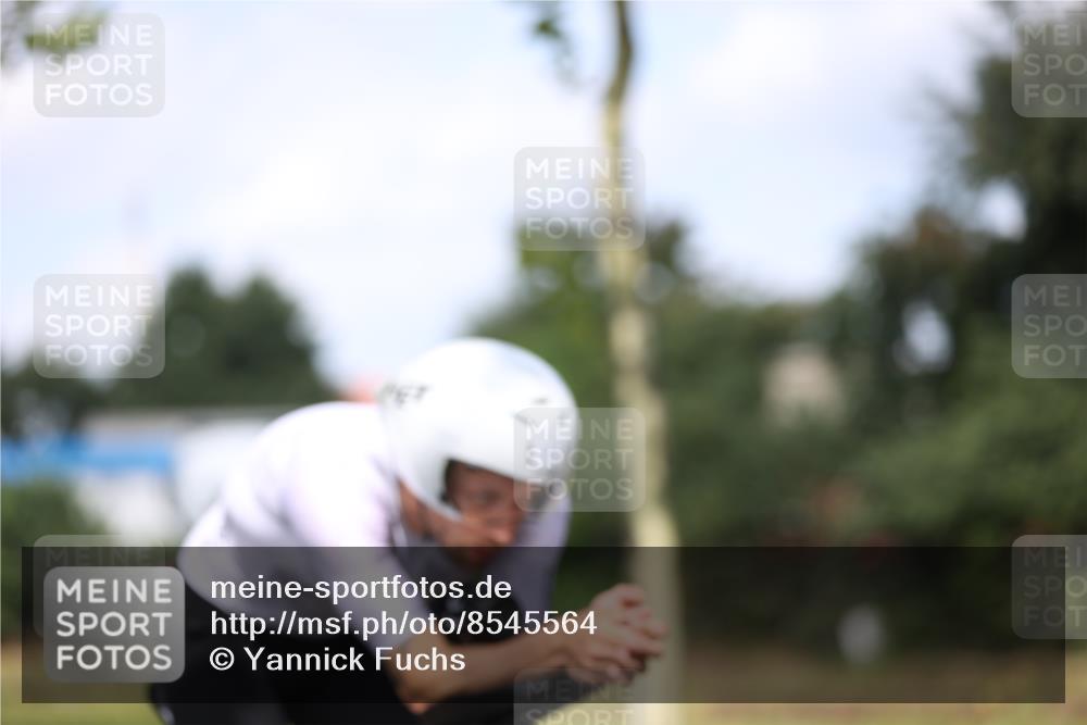 10.08.2025 - GEWOBA Citytriathlon Bremen Yannick Fuchs http://msf.ph/oto/8545564 10.08.2025 11:56:30 Radfahren 557 meine-sportfotos.de