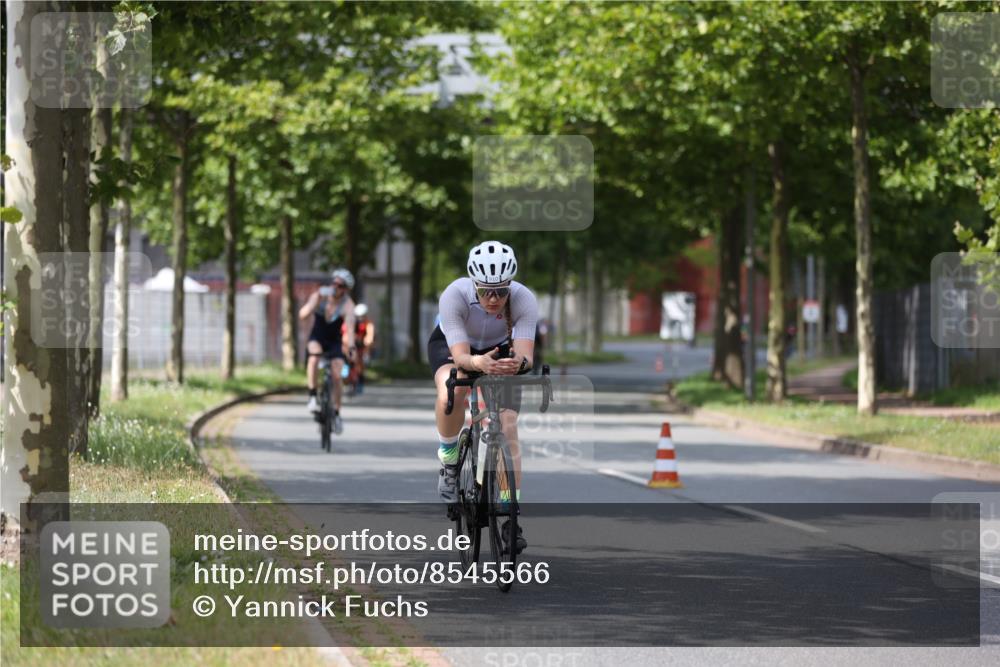 10.08.2025 - GEWOBA Citytriathlon Bremen Yannick Fuchs http://msf.ph/oto/8545566 10.08.2025 12:58:46 Radfahren 602, 609, 705, 762, 795, 802, 870, 885, 910, 921, 1038 meine-sportfotos.de