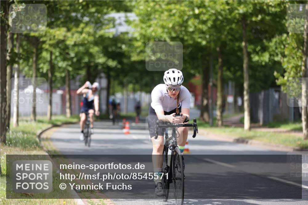 10.08.2025 - GEWOBA Citytriathlon Bremen Yannick Fuchs http://msf.ph/oto/8545571 10.08.2025 12:58:46 Radfahren 602, 609, 705, 762, 795, 802, 870, 885, 910, 921, 1038 meine-sportfotos.de