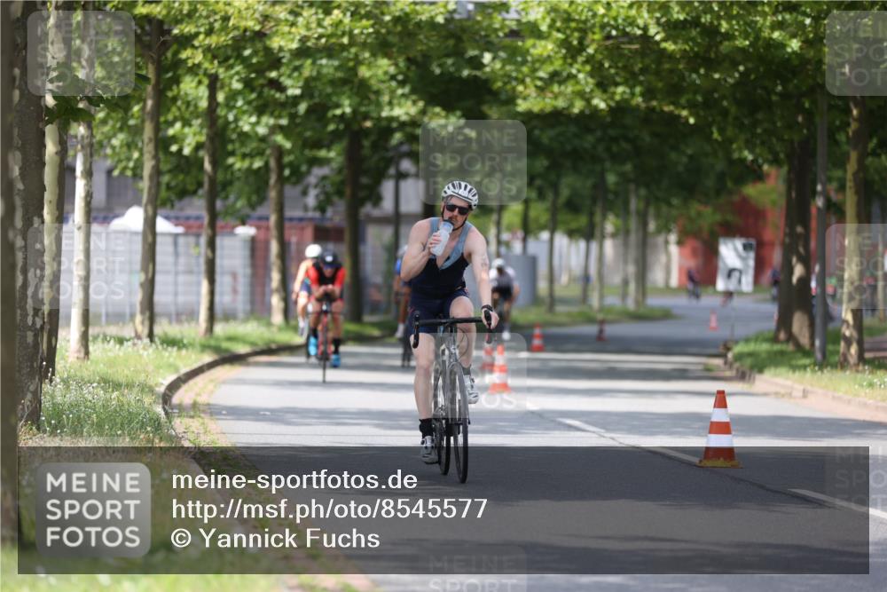 10.08.2025 - GEWOBA Citytriathlon Bremen Yannick Fuchs http://msf.ph/oto/8545577 10.08.2025 12:58:47 Radfahren 602, 609, 705, 762, 795, 802, 870, 885, 910, 921, 1038 meine-sportfotos.de