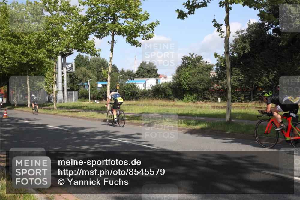 10.08.2025 - GEWOBA Citytriathlon Bremen Yannick Fuchs http://msf.ph/oto/8545579 10.08.2025 10:32:51 Radfahren 349, 355, 371, 384, 390, 483 meine-sportfotos.de