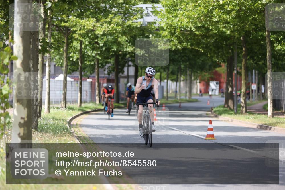 10.08.2025 - GEWOBA Citytriathlon Bremen Yannick Fuchs http://msf.ph/oto/8545580 10.08.2025 12:58:47 Radfahren 602, 609, 705, 762, 795, 802, 870, 885, 910, 921, 1038 meine-sportfotos.de