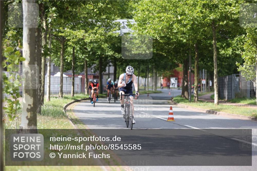 10.08.2025 - GEWOBA Citytriathlon Bremen Yannick Fuchs http://msf.ph/oto/8545585 10.08.2025 12:58:47 Radfahren 602, 609, 705, 762, 795, 802, 870, 885, 910, 921, 1038 meine-sportfotos.de