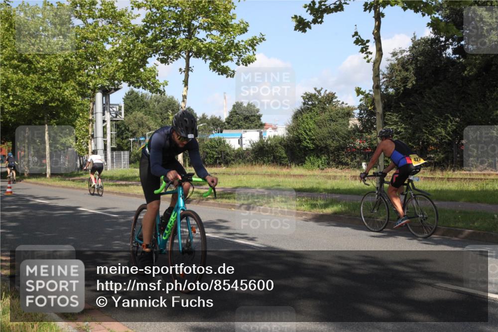 10.08.2025 - GEWOBA Citytriathlon Bremen Yannick Fuchs http://msf.ph/oto/8545600 10.08.2025 10:33:05 Radfahren 355, 371, 389, 390, 420, 430, 448 meine-sportfotos.de