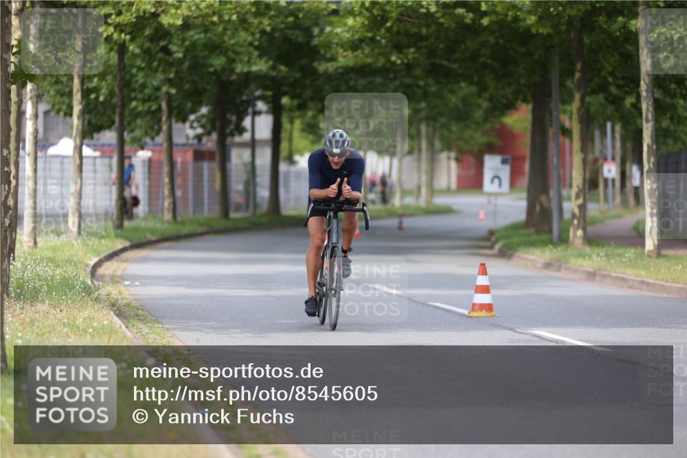10.08.2025 - GEWOBA Citytriathlon Bremen Yannick Fuchs http://msf.ph/oto/8545605 10.08.2025 11:58:26 Radfahren 564 meine-sportfotos.de