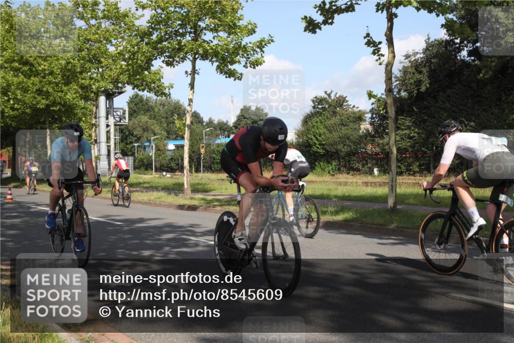10.08.2025 - GEWOBA Citytriathlon Bremen Yannick Fuchs http://msf.ph/oto/8545609 10.08.2025 10:33:08 Radfahren 105, 355, 389, 390, 420, 421, 430, 448 meine-sportfotos.de