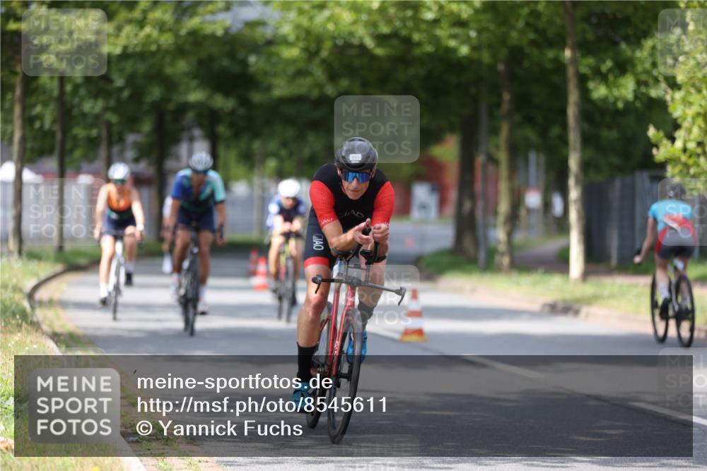 10.08.2025 - GEWOBA Citytriathlon Bremen Yannick Fuchs http://msf.ph/oto/8545611 10.08.2025 12:58:50 Radfahren 602, 609, 705, 762, 795, 802, 870, 885, 910, 921, 1038 meine-sportfotos.de