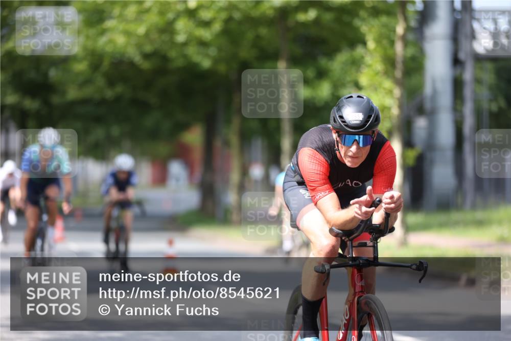 10.08.2025 - GEWOBA Citytriathlon Bremen Yannick Fuchs http://msf.ph/oto/8545621 10.08.2025 12:58:51 Radfahren 602, 705, 762, 802, 870, 885, 910, 921, 1038 meine-sportfotos.de