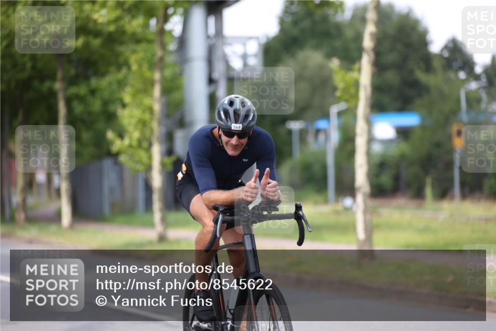 10.08.2025 - GEWOBA Citytriathlon Bremen Yannick Fuchs http://msf.ph/oto/8545622 10.08.2025 11:58:28 Radfahren 564 meine-sportfotos.de