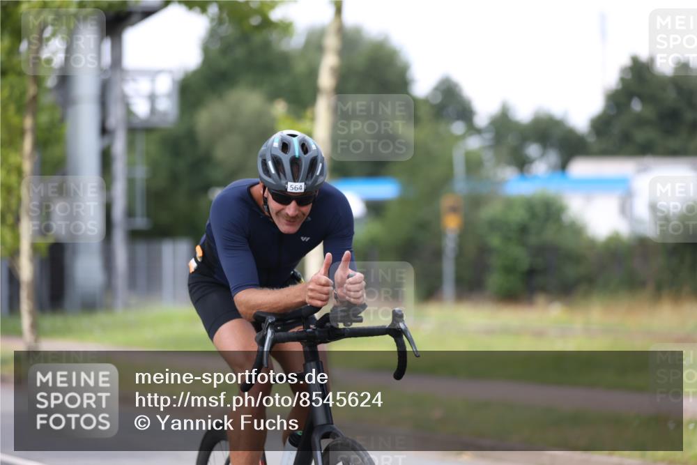 10.08.2025 - GEWOBA Citytriathlon Bremen Yannick Fuchs http://msf.ph/oto/8545624 10.08.2025 11:58:28 Radfahren 564 meine-sportfotos.de