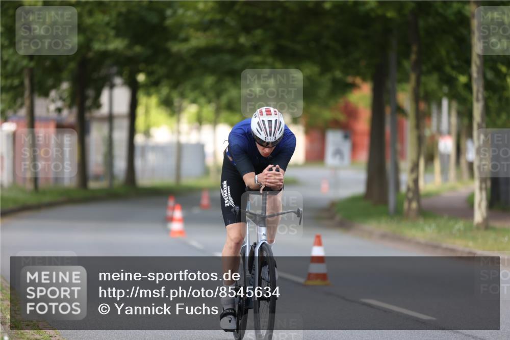 10.08.2025 - GEWOBA Citytriathlon Bremen Yannick Fuchs http://msf.ph/oto/8545634 10.08.2025 11:59:00 Radfahren 612 meine-sportfotos.de