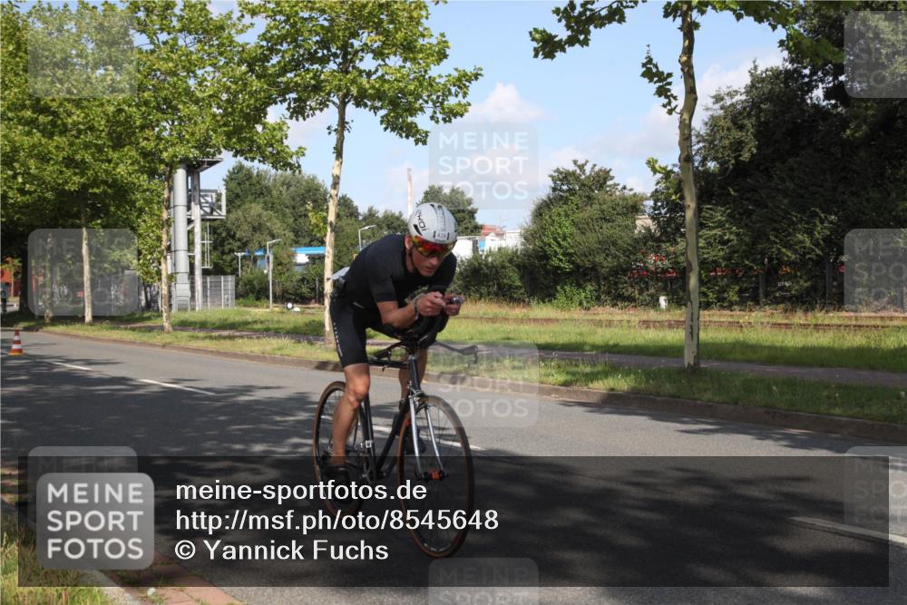 10.08.2025 - GEWOBA Citytriathlon Bremen Yannick Fuchs http://msf.ph/oto/8545648 10.08.2025 10:33:41 Radfahren 81, 127, 151, 245, 350, 394, 400, 428, 479, 491, 504 meine-sportfotos.de
