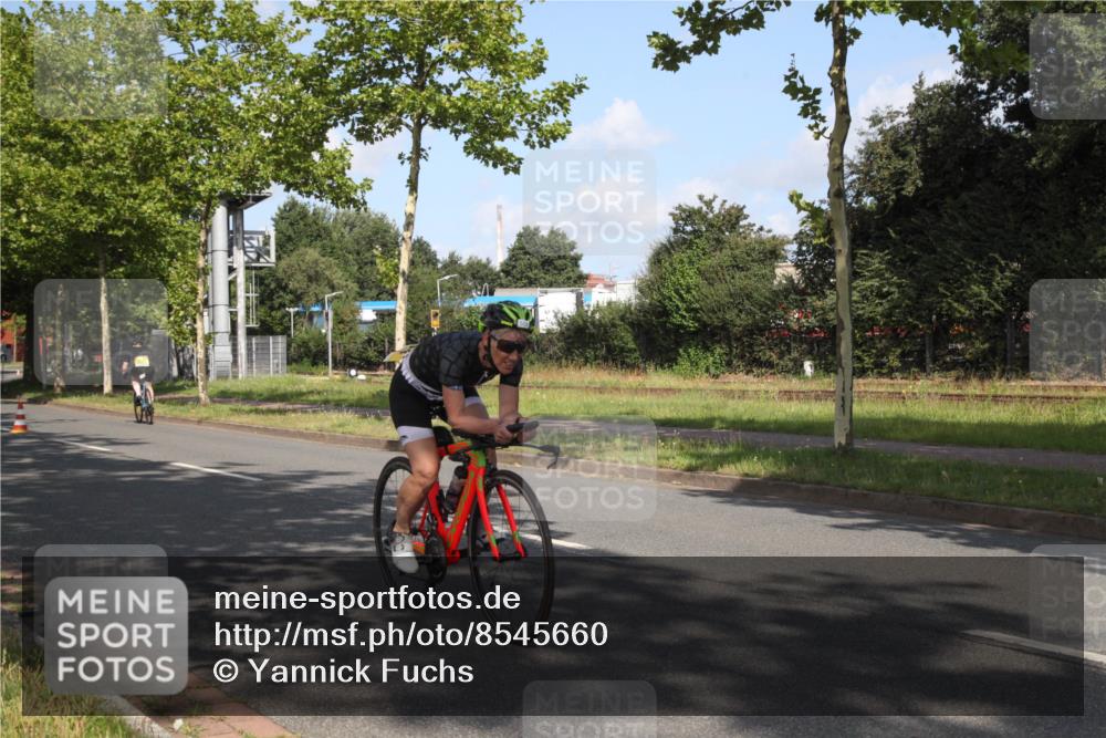 10.08.2025 - GEWOBA Citytriathlon Bremen Yannick Fuchs http://msf.ph/oto/8545660 10.08.2025 10:33:48 Radfahren 81, 97, 151, 161, 245, 350, 394, 400, 427, 428, 451, 491, 504, 512 meine-sportfotos.de