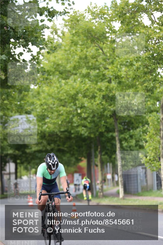 10.08.2025 - GEWOBA Citytriathlon Bremen Yannick Fuchs http://msf.ph/oto/8545661 10.08.2025 12:59:10 Radfahren 596, 611, 709, 710, 846, 1038 meine-sportfotos.de