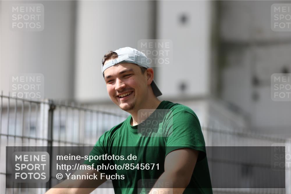 10.08.2025 - GEWOBA Citytriathlon Bremen Yannick Fuchs http://msf.ph/oto/8545671 10.08.2025 12:00:29 Radfahren  meine-sportfotos.de