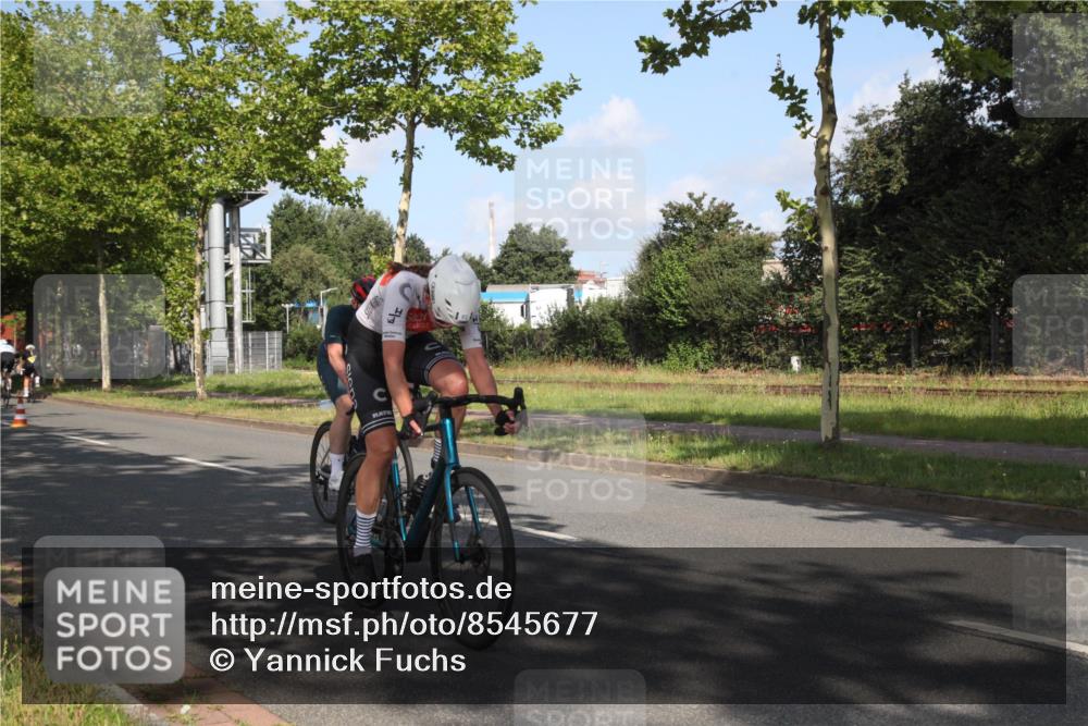 10.08.2025 - GEWOBA Citytriathlon Bremen Yannick Fuchs http://msf.ph/oto/8545677 10.08.2025 10:33:54 Radfahren 81, 97, 151, 161, 239, 245, 394, 400, 409, 419, 427, 451, 491, 504, 512 meine-sportfotos.de