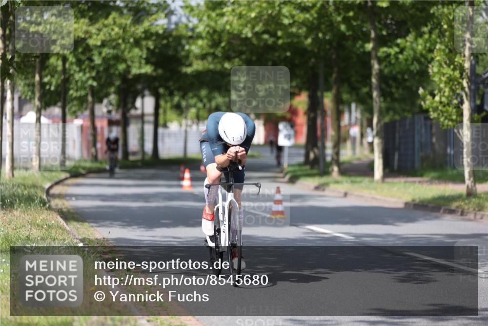 10.08.2025 - GEWOBA Citytriathlon Bremen Yannick Fuchs http://msf.ph/oto/8545680 10.08.2025 12:00:54 Radfahren 579 meine-sportfotos.de