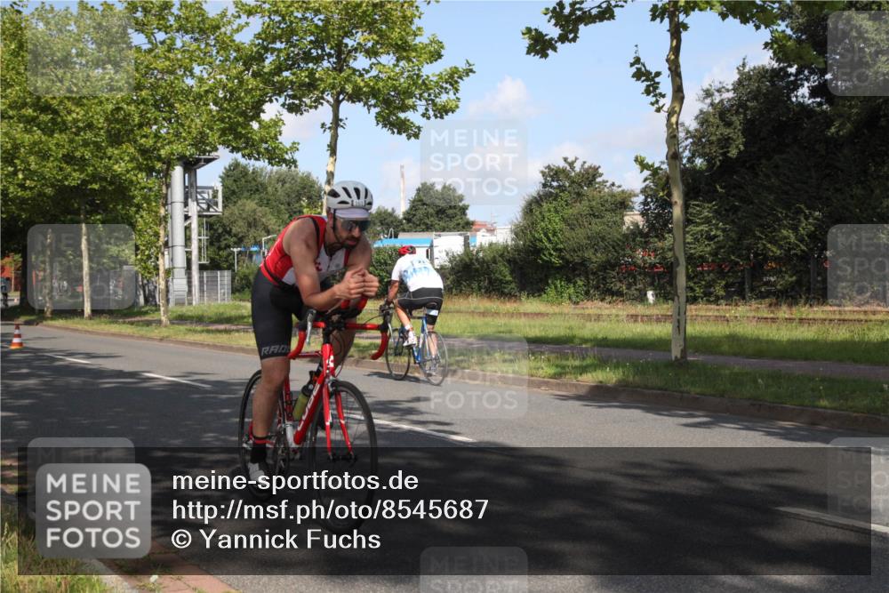 10.08.2025 - GEWOBA Citytriathlon Bremen Yannick Fuchs http://msf.ph/oto/8545687 10.08.2025 10:33:59 Radfahren 81, 97, 151, 161, 239, 245, 394, 400, 409, 419, 427, 451, 491, 512 meine-sportfotos.de