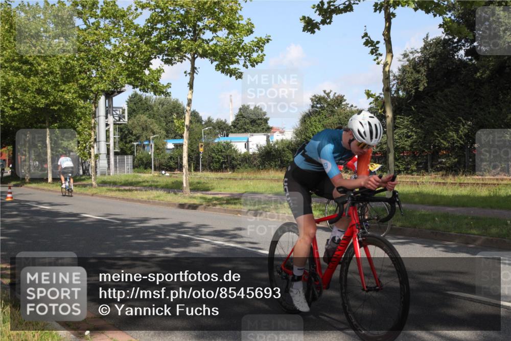 10.08.2025 - GEWOBA Citytriathlon Bremen Yannick Fuchs http://msf.ph/oto/8545693 10.08.2025 10:34:01 Radfahren 81, 97, 151, 161, 239, 245, 394, 400, 409, 419, 427, 451, 491, 512 meine-sportfotos.de