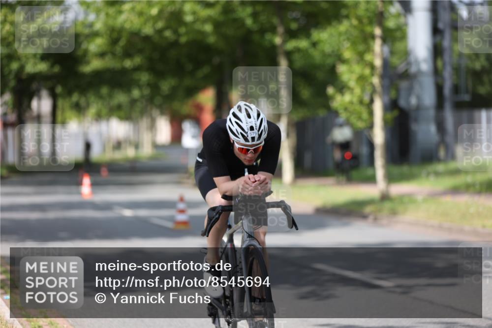 10.08.2025 - GEWOBA Citytriathlon Bremen Yannick Fuchs http://msf.ph/oto/8545694 10.08.2025 12:01:00 Radfahren 579 meine-sportfotos.de