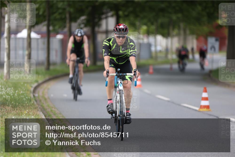 10.08.2025 - GEWOBA Citytriathlon Bremen Yannick Fuchs http://msf.ph/oto/8545711 10.08.2025 12:59:28 Radfahren 606, 611, 709, 710, 846, 899, 975, 978 meine-sportfotos.de