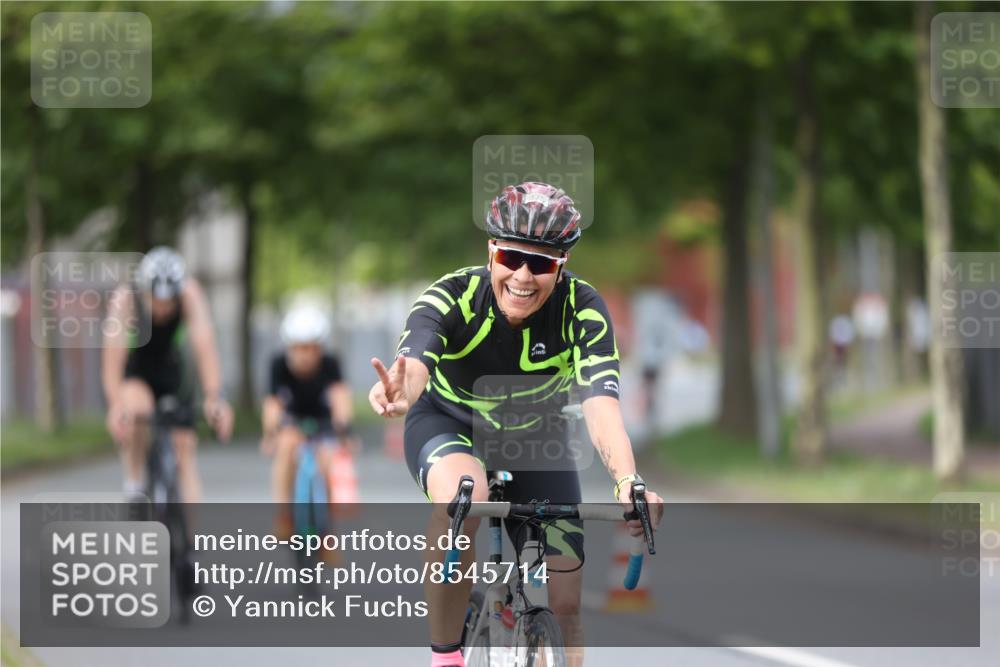 10.08.2025 - GEWOBA Citytriathlon Bremen Yannick Fuchs http://msf.ph/oto/8545714 10.08.2025 12:59:29 Radfahren 606, 611, 709, 710, 846, 899, 975, 978 meine-sportfotos.de