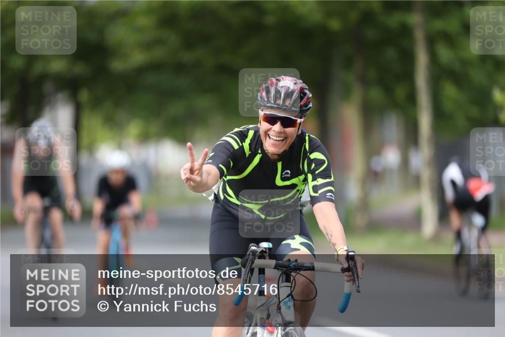 10.08.2025 - GEWOBA Citytriathlon Bremen Yannick Fuchs http://msf.ph/oto/8545716 10.08.2025 12:59:29 Radfahren 606, 611, 709, 710, 846, 899, 975, 978 meine-sportfotos.de