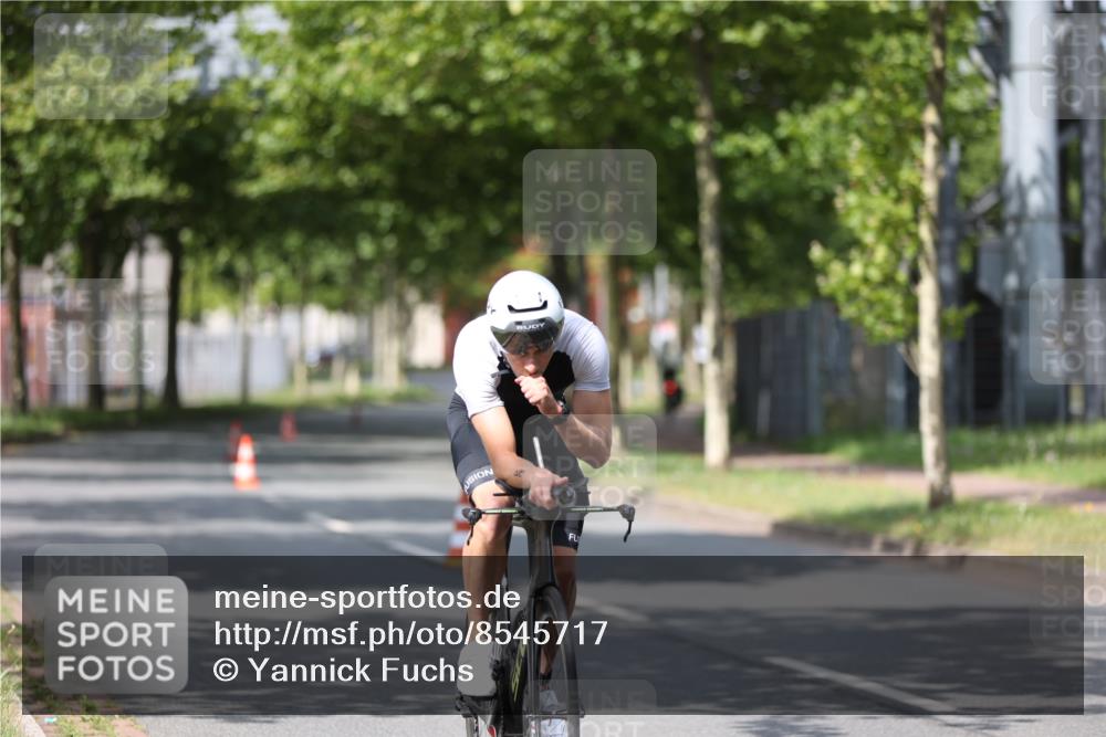 10.08.2025 - GEWOBA Citytriathlon Bremen Yannick Fuchs http://msf.ph/oto/8545717 10.08.2025 12:01:07 Radfahren 579 meine-sportfotos.de
