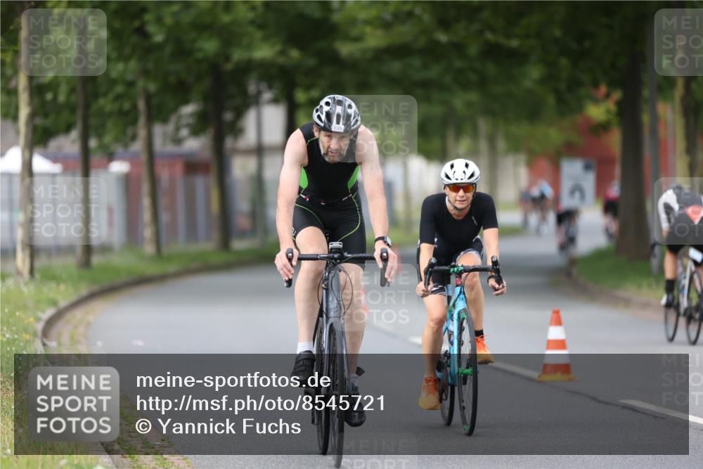 10.08.2025 - GEWOBA Citytriathlon Bremen Yannick Fuchs http://msf.ph/oto/8545721 10.08.2025 12:59:30 Radfahren 606, 611, 709, 710, 846, 899, 975, 978 meine-sportfotos.de