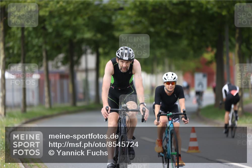 10.08.2025 - GEWOBA Citytriathlon Bremen Yannick Fuchs http://msf.ph/oto/8545724 10.08.2025 12:59:30 Radfahren 606, 611, 709, 710, 846, 899, 975, 978 meine-sportfotos.de