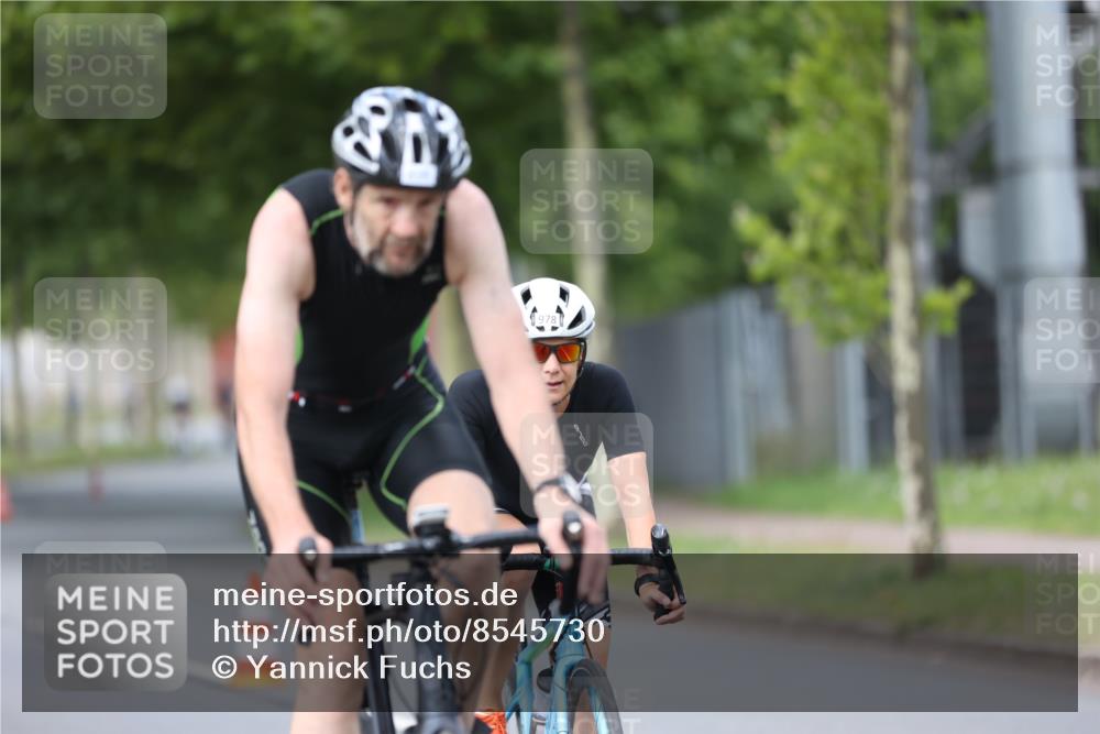 10.08.2025 - GEWOBA Citytriathlon Bremen Yannick Fuchs http://msf.ph/oto/8545730 10.08.2025 12:59:31 Radfahren 595, 606, 611, 710, 846, 899, 975, 978 meine-sportfotos.de
