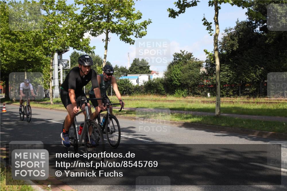 10.08.2025 - GEWOBA Citytriathlon Bremen Yannick Fuchs http://msf.ph/oto/8545769 10.08.2025 10:35:04 Radfahren 129, 147, 181, 241, 379, 382, 393, 404, 413, 444, 445, 461 meine-sportfotos.de