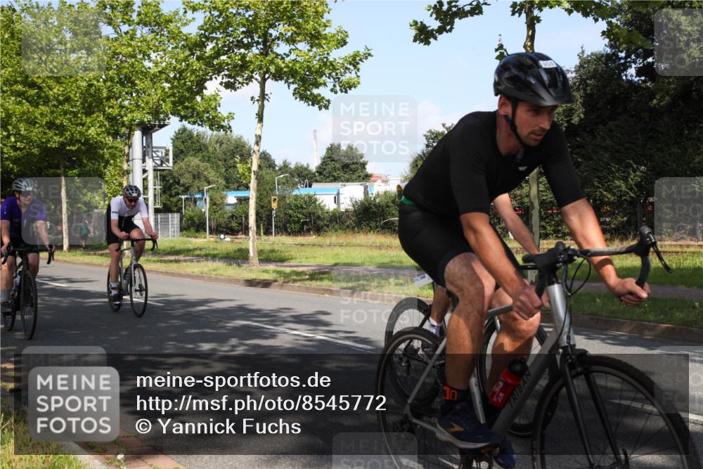 10.08.2025 - GEWOBA Citytriathlon Bremen Yannick Fuchs http://msf.ph/oto/8545772 10.08.2025 10:35:05 Radfahren 29, 147, 181, 241, 379, 382, 393, 404, 413, 444, 445, 461 meine-sportfotos.de