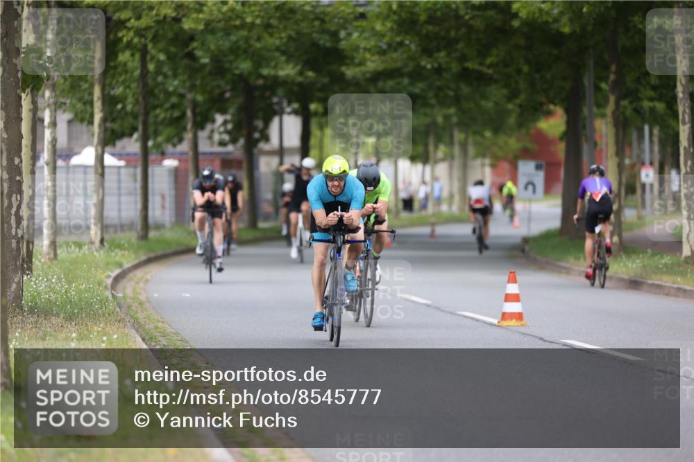 10.08.2025 - GEWOBA Citytriathlon Bremen Yannick Fuchs http://msf.ph/oto/8545777 10.08.2025 12:59:48 Radfahren 595, 614, 623, 628, 644, 698, 835, 850, 889, 907, 934, 949, 1002 meine-sportfotos.de