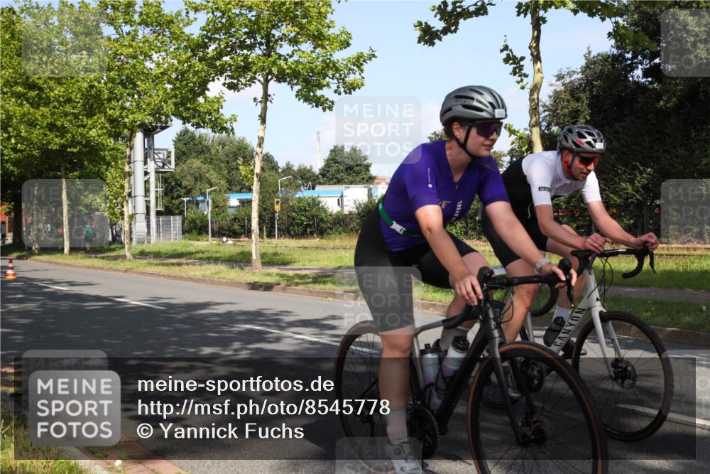 10.08.2025 - GEWOBA Citytriathlon Bremen Yannick Fuchs http://msf.ph/oto/8545778 10.08.2025 10:35:05 Radfahren 29, 147, 181, 241, 379, 382, 393, 404, 413, 444, 445, 461 meine-sportfotos.de